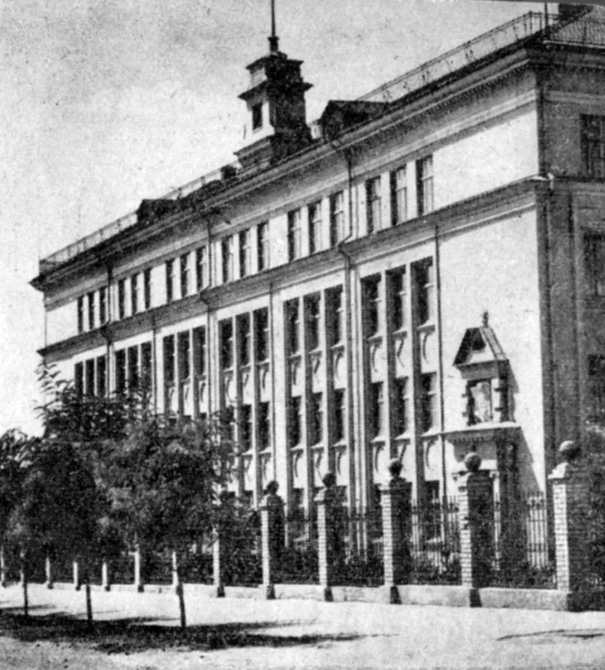 Архітектура, що лікувала рани - як у Запоріжжі з'явилася одна з найкрасивіших шкіл міста (фото)