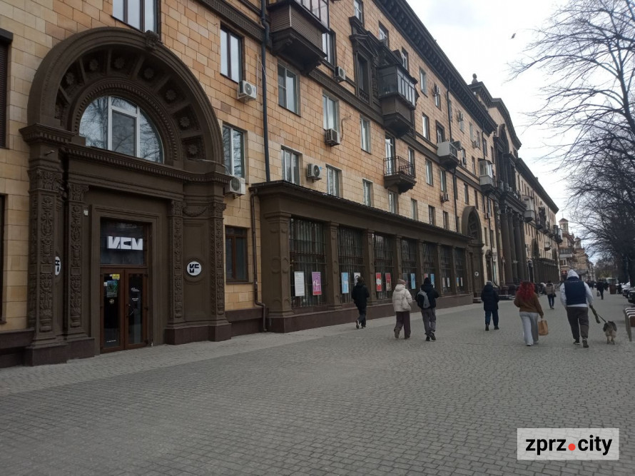 Череп Буратино: у Запоріжжі відкрили виставку про філософію брехні - фото