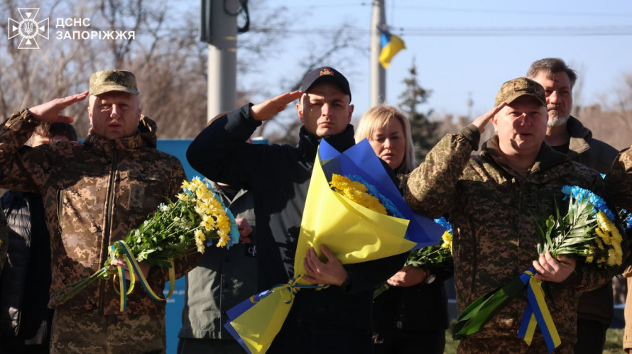 Шана загиблим героям - у Запоріжжі вшанували пам'ять полеглих добровольців (фото, відео)