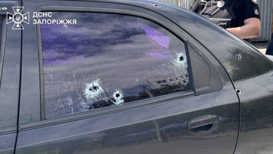 Били по АЗС: у Запоріжжі внаслідок атаки дронів загинула дівчина, серед постраждалих - дитина (фото, відео)