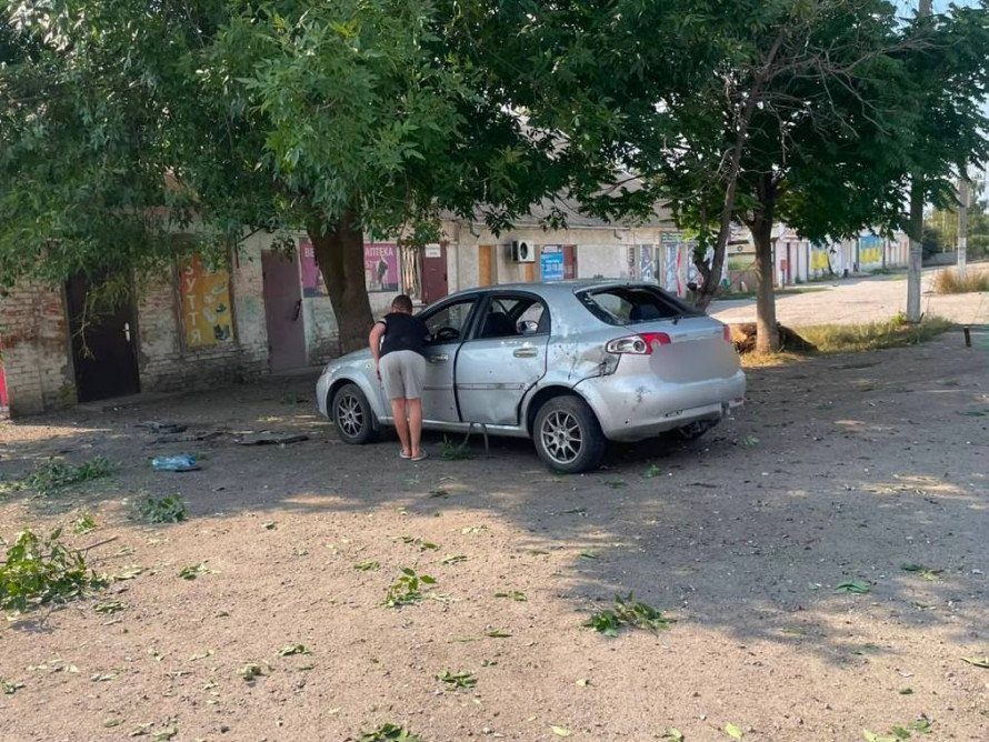 Маршрутка встигла пропрацювати лише 15 хвилин: ворог ударив по транспорту у Запорізькому районі