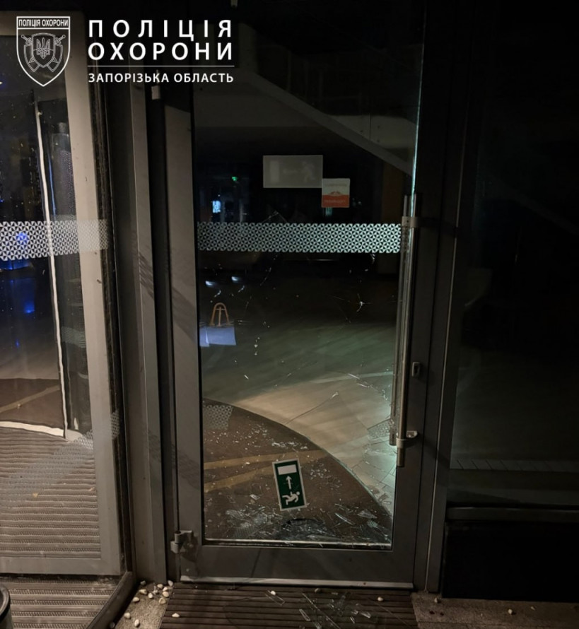 Здійняв галас і побив двері в готелі: у Запоріжжі затримали хулігана (фото)