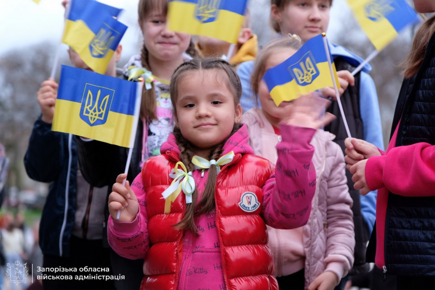 Від шкіл до фронту - як пройшли гастролі Артема Пивоварова у Запоріжжі (фото)