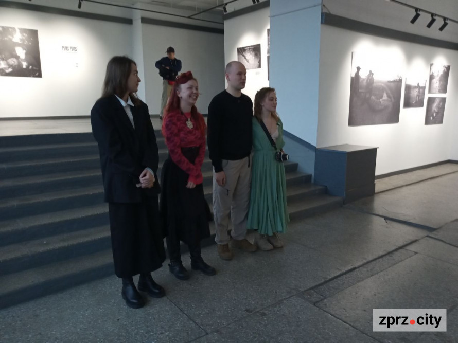 Магія співпадінь - у Запоріжжі показали незвичайне поєднання військового та тилового світів