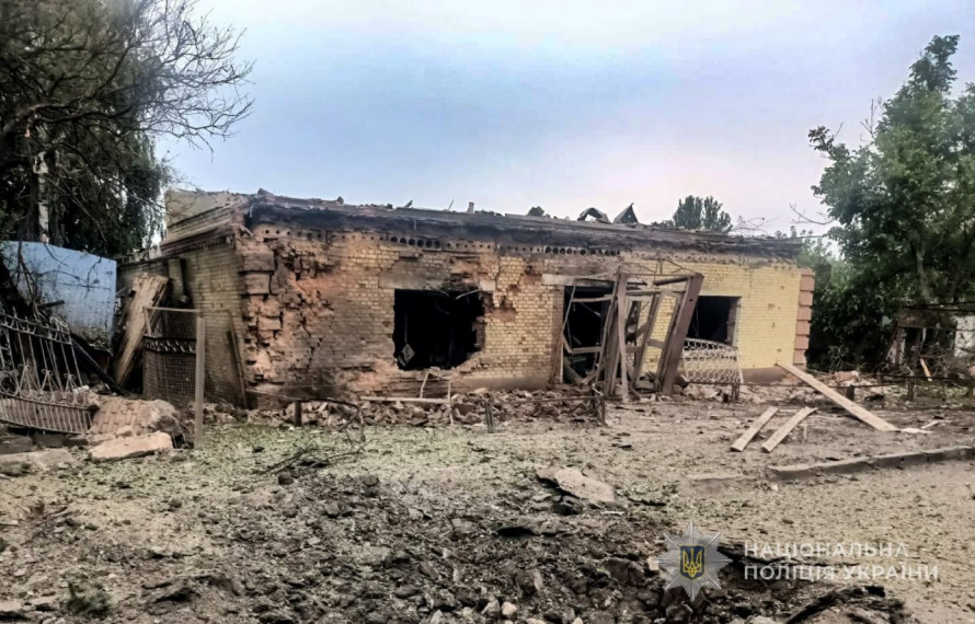 Троє поранених, пожежі та пошкоджене підприємство: що відомо про обстріли Запоріжжя 18 вересня (фото)