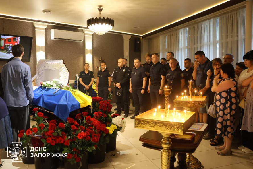 Виїхав з окупації і продовжив рятувати людей: у Запоріжжі попрощалися з Олександром Проданом (фото)
