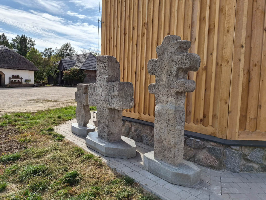 «Хрести віри і волі»: на Хортиці в Запоріжжі відкрили нову експозицію (фото)