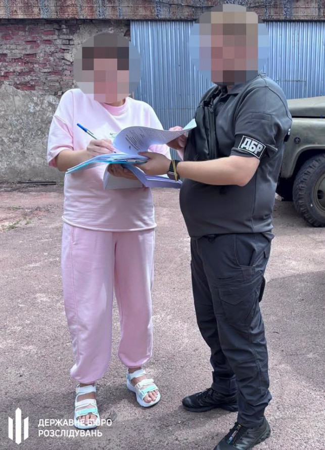 Російський паспорт, блогерство і 1,3 млн: ДБР викрило схему у військовій частині на Запоріжжі