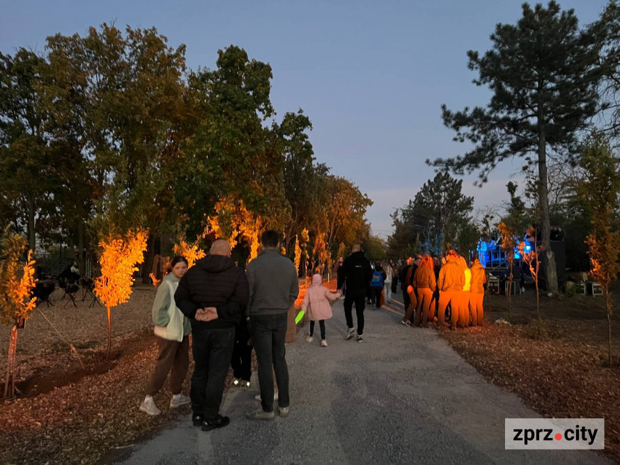 Понад 400 іменних дерев і «Коло пам’яті»: на Хортиці відкрили Парк Честі (фото)