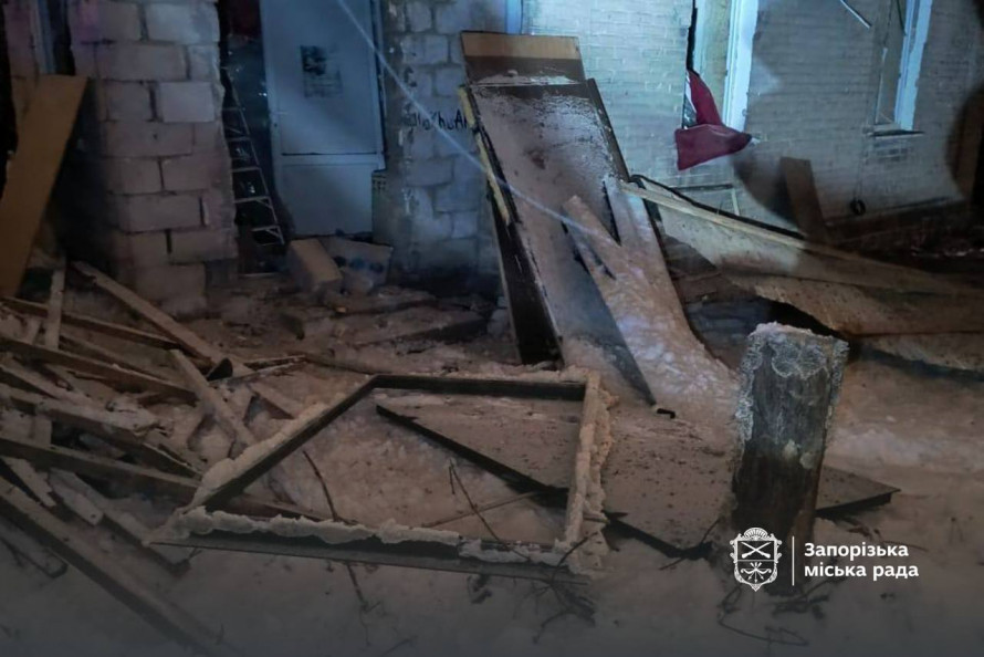 Величезні вирви та уламки довкола: в Запоріжжі екологи зафіксували наслідки удару керованими авіабомбами (фото)