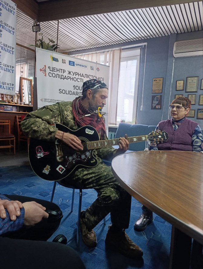 "Ні разу не джентельмен" - на Хортиці покажуть моновиставу про війну та самоіронію