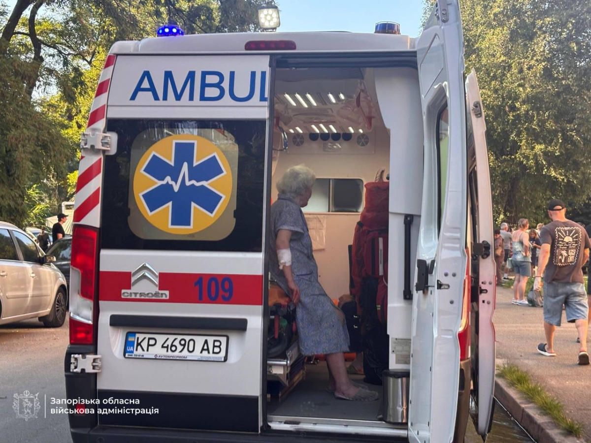 Вісім КАБів за півтори години: що відомо про масовану атаку на Запоріжжя 2 серпня (фото)