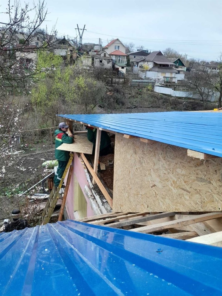 Як зараз виглядає будинок в Запоріжжі, в якого знесло дах від ворожого ракетного удару - фото