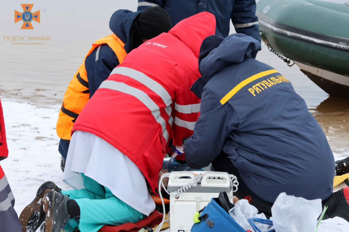Реанімація не допомогла - у Запоріжжі в Дніпрі потонула жінка (фото)