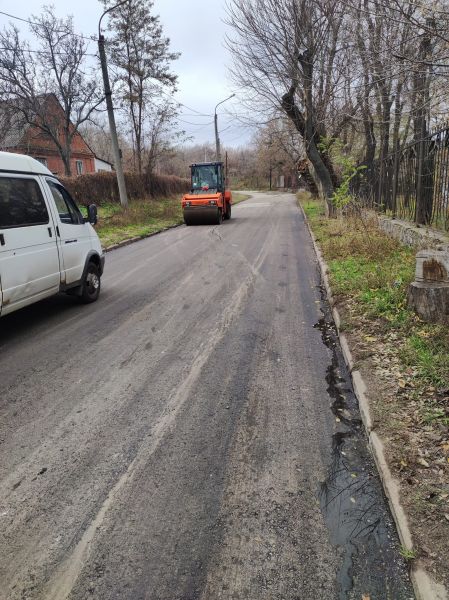 На острові Хортиця відремонтували найстрашніші дороги - фото