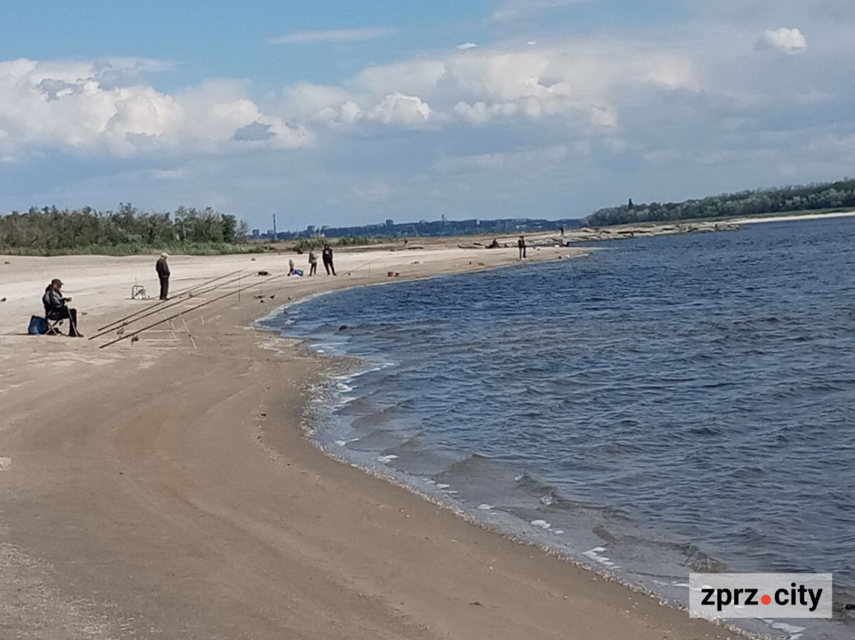 Як виглядає Центральний пляж Запоріжжя майже через два роки після підриву Каховської ГЕС - фото