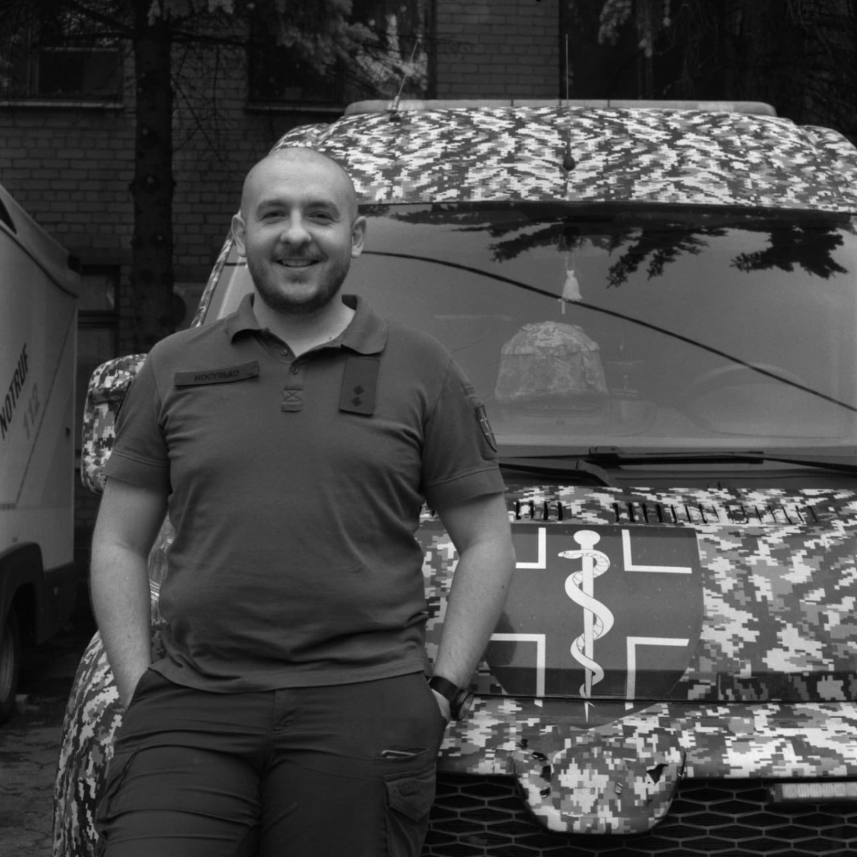 Ампутація кухонним ножем під завалами - військовий хірург на Запоріжжі врятував життя побратиму в екстремальних умовах