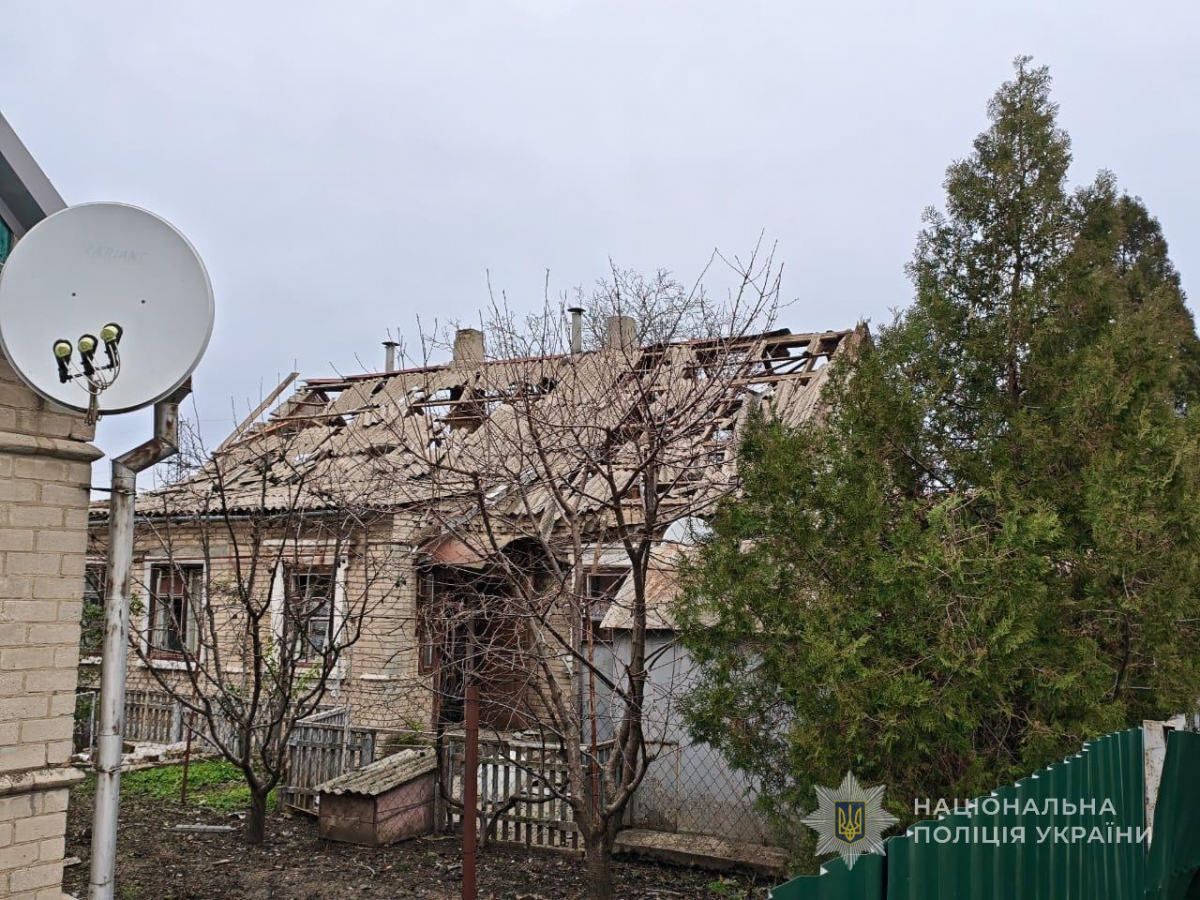 Ворожий КАБ влучив у приватний будинок у Запорізькому районі - загинула людина, кількість поранених збільшилась