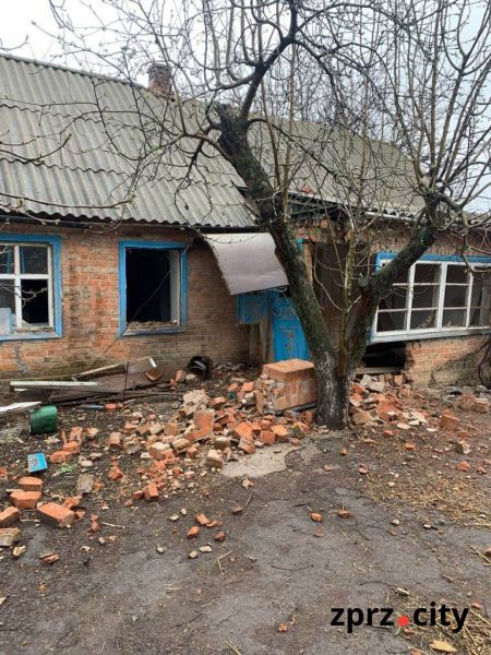 Окупанти обстріляли забороненими фосфорними бомбами село у Запорізькій області