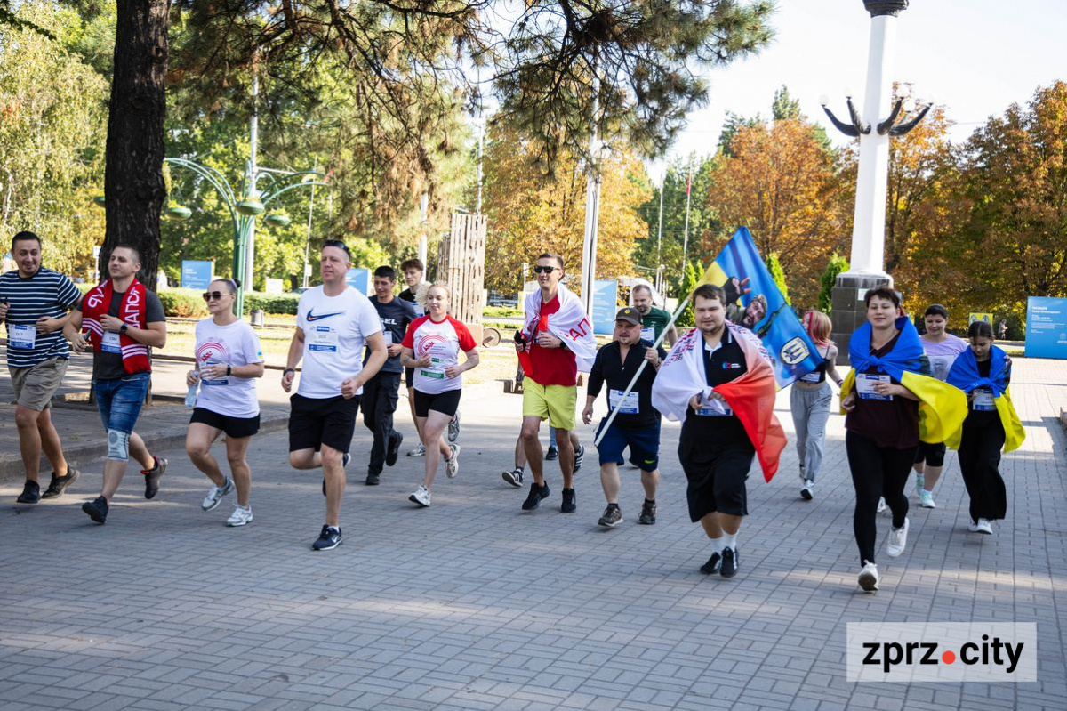 Забіг «Шаную воїнів» на Хортиці - запоріжсталівці вшанували Героїв України