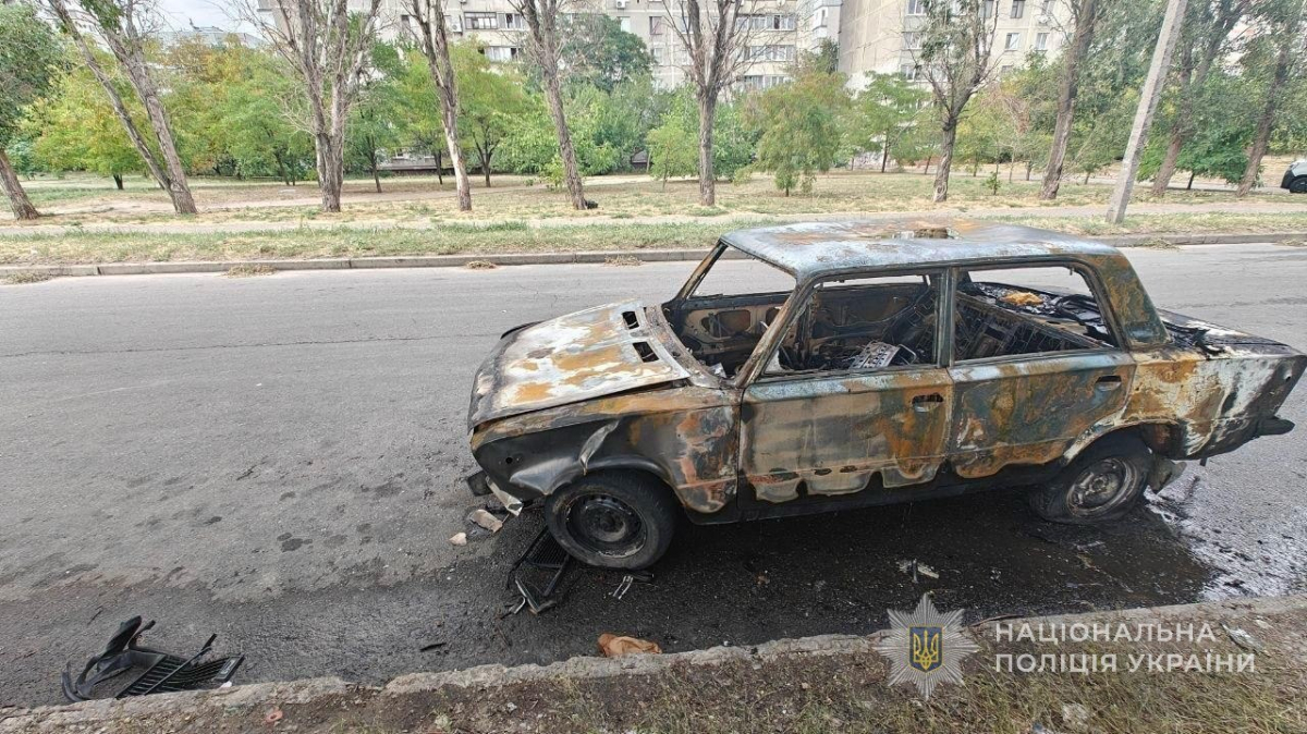 Через конфлікт із хлопцем доньки: у Запоріжжі чоловік спалив автомобіль (фото)