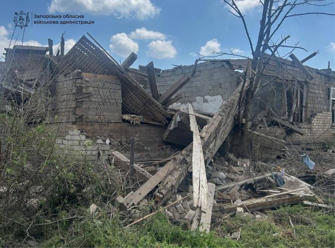 Ворожі дрони атакували Запорізький район: загинув чоловік, є поранені (фото)