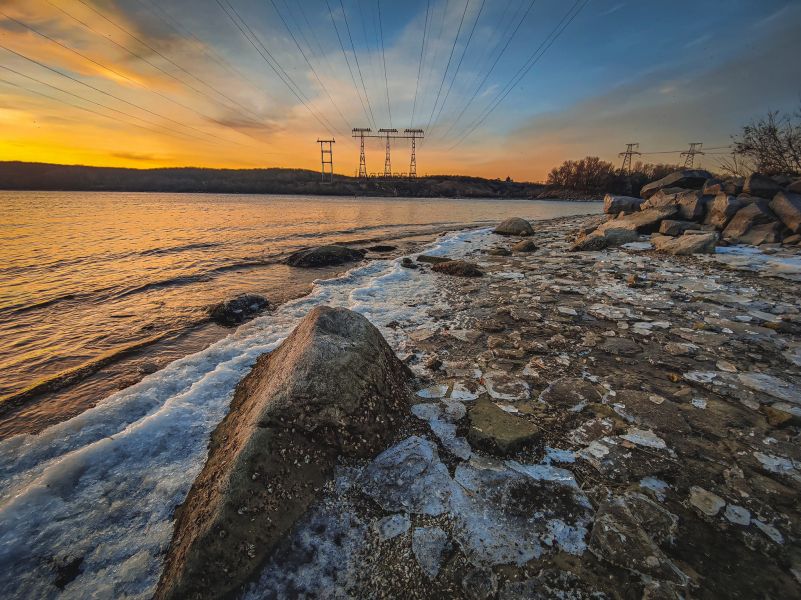 Крижана казка - фотограф зняла зимову красу річки Дніпро в Запоріжжі