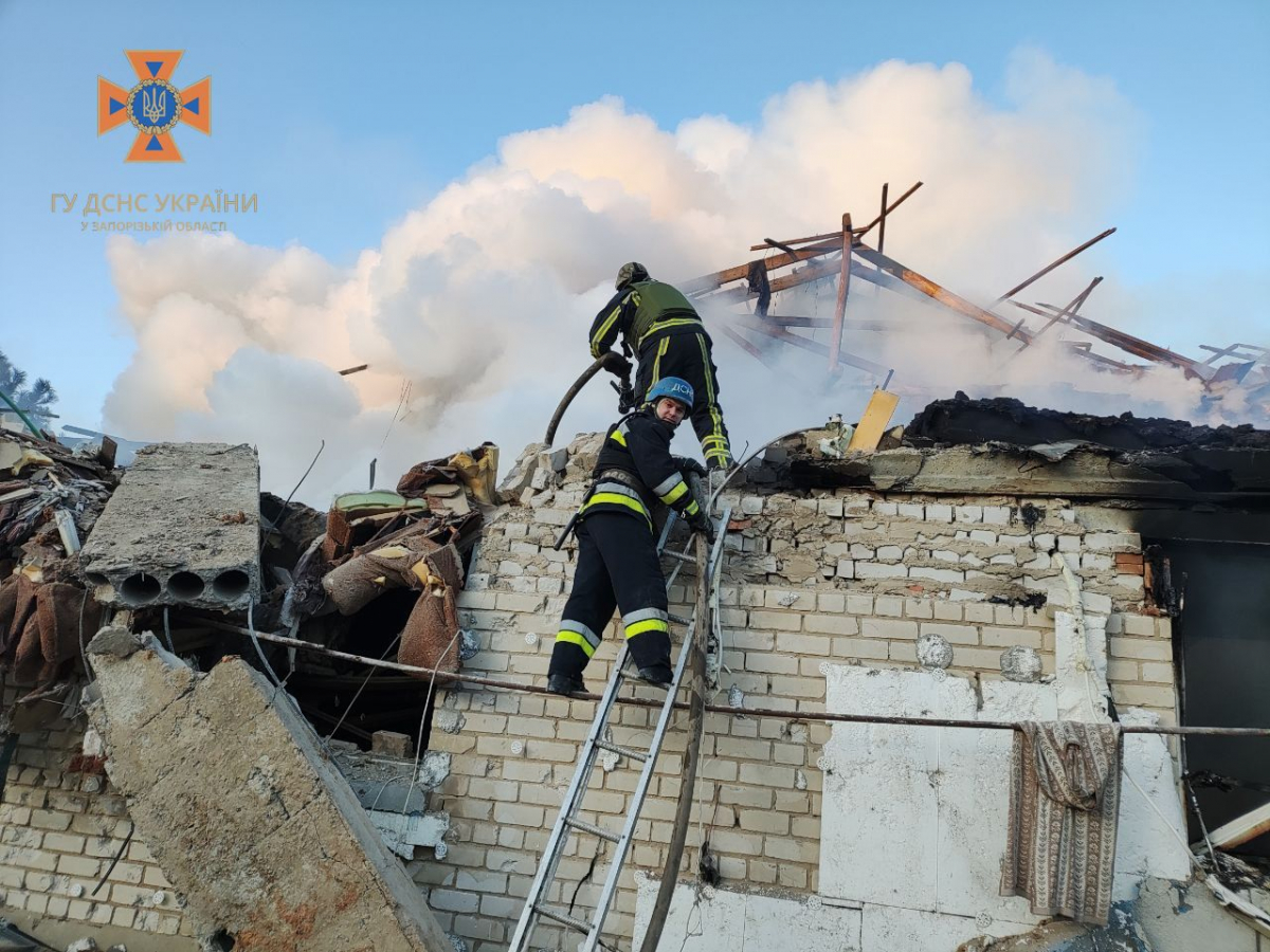 Ворог збільшив кількість обстрілів Запорізької області - зруйновано житло, горіли будинки: фото