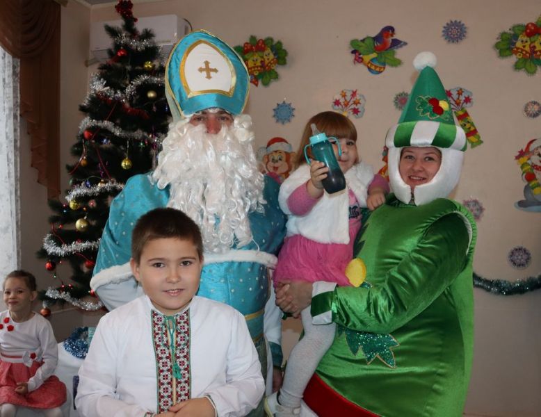 У Запоріжжі Метінвест створив новорічне диво для діточок з реабілітаційного центру