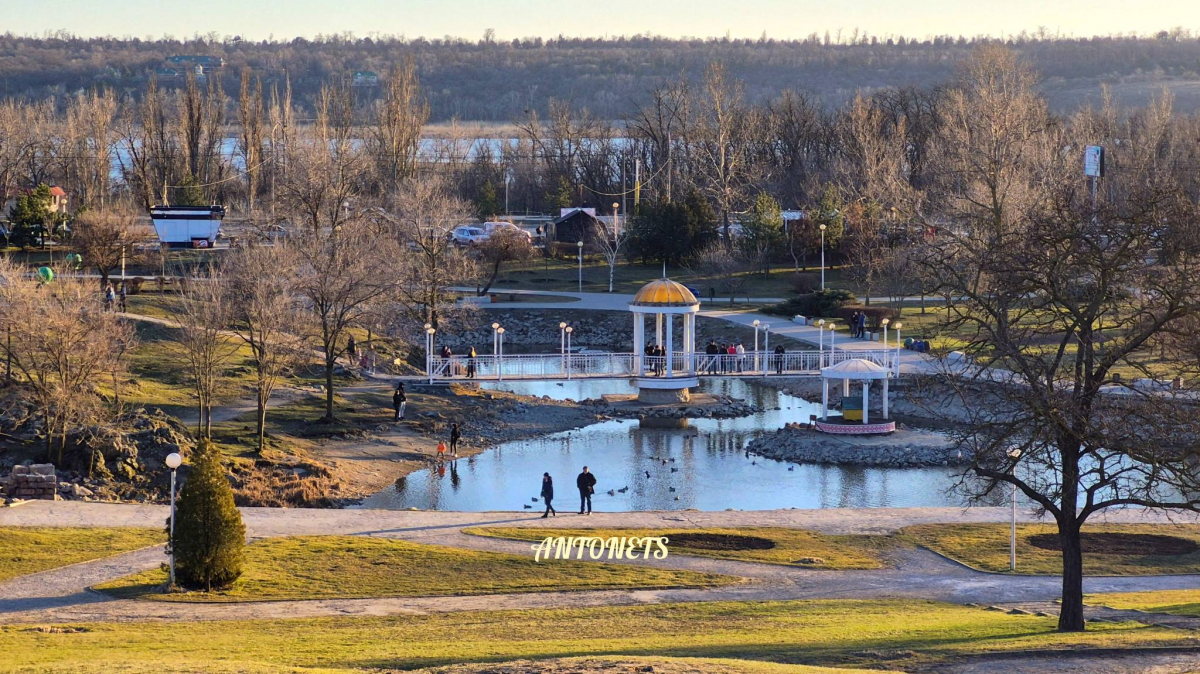 Сонце, качки і перші ознаки весни: як виглядає Вознесенівський парк у Запоріжжі на початку березня (фото)