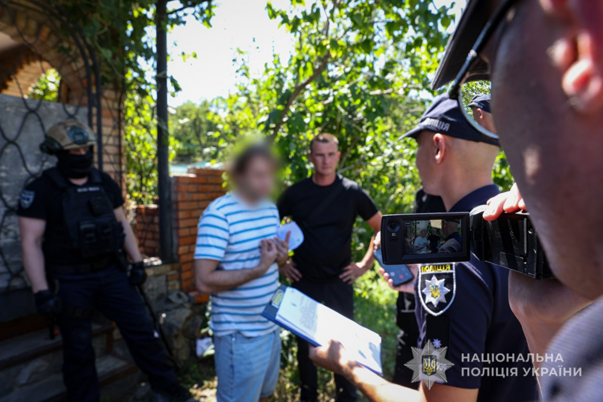 Запоріжець облаштував хімічну лабораторію і виготовляв заборонені речі - відео, фото
