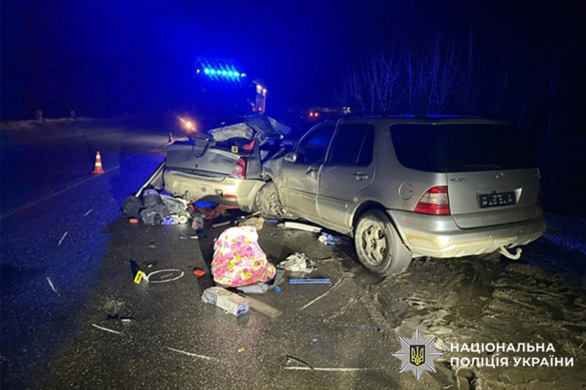 Трагічна поїздка: на Хмельниччині в ДТП загинуло подружжя із Запоріжжя (фото)