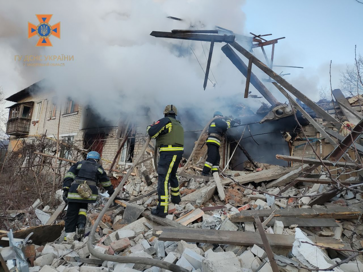Ворог збільшив кількість обстрілів Запорізької області - зруйновано житло, горіли будинки: фото