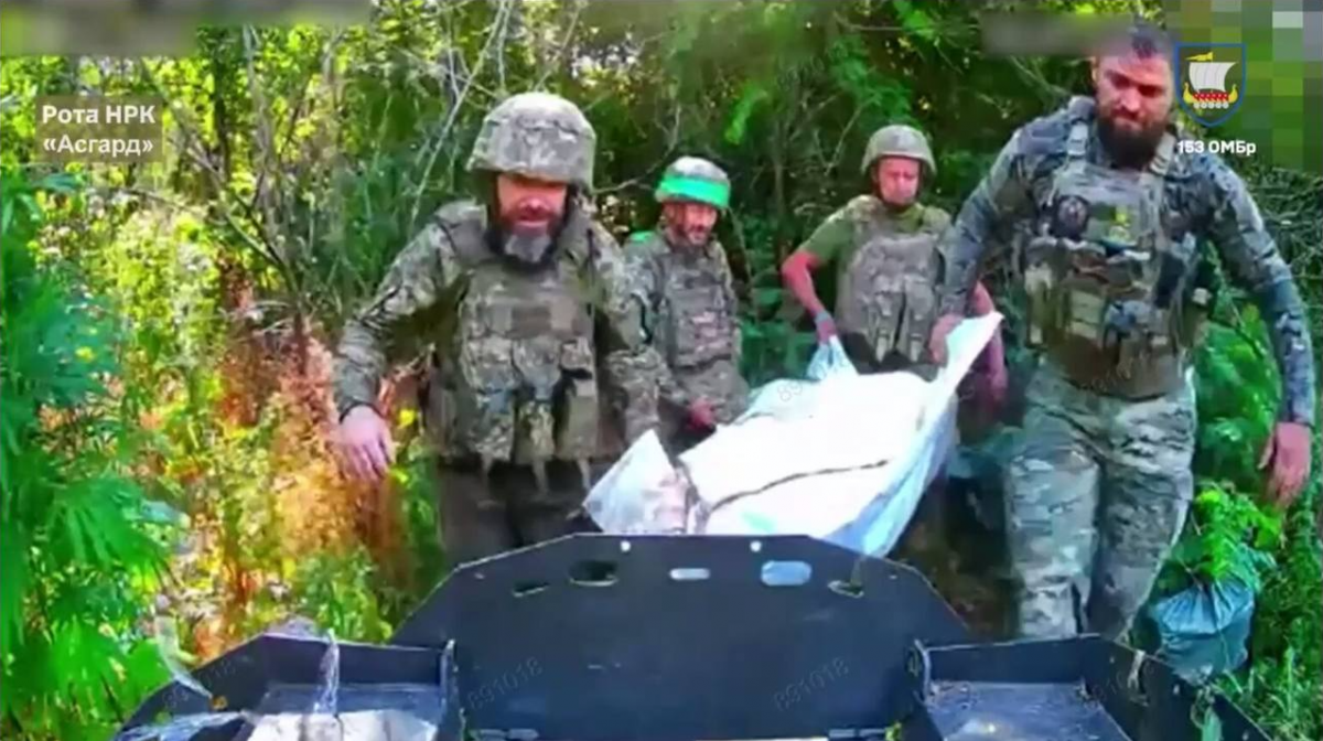 Вісім годин під загрозою: на Оріхівському напрямку робот уперше повернув з поля бою полеглого воїна (відео)