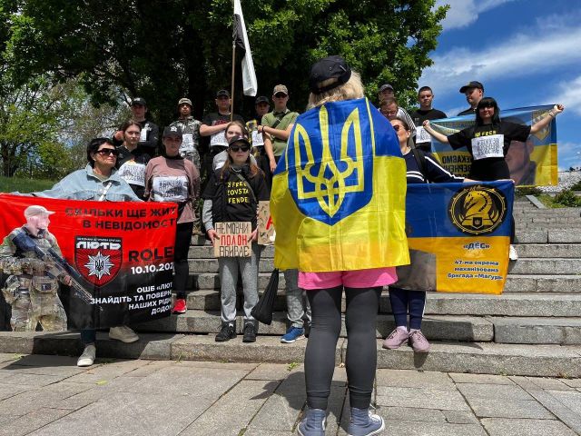 Під «Прапором надії» - у Запоріжжі відбувся забіг на підтримку військовополонених (фото)