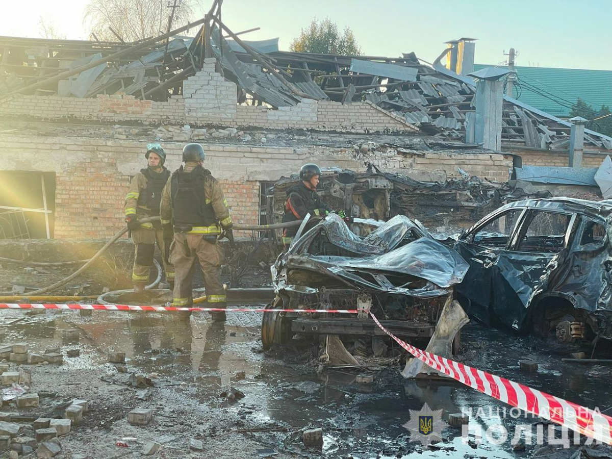 З палаючої автівки врятував колега: запорізький лікар після тяжкого поранення повернувся до роботи (фото)