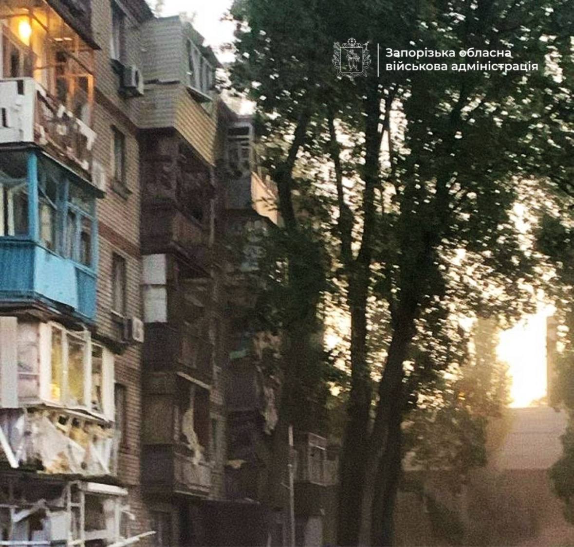 У Запоріжжі жінка поранена внаслідок атаки окупантів (відео, фото)