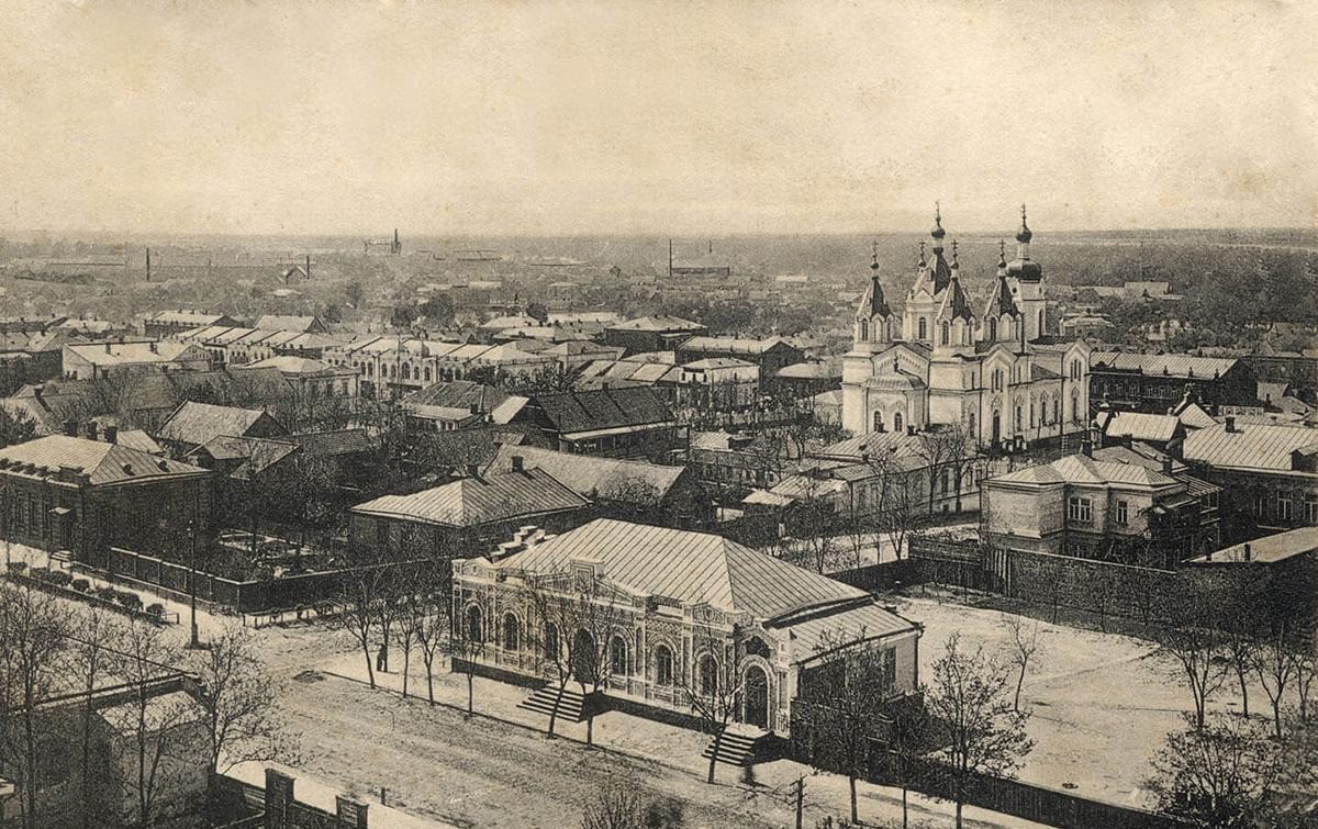 Мандрівка в минуле – у Запоріжжі студенти-історики запрошують містян на прогулянку старим містом