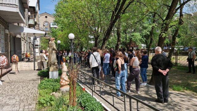 У центрі Запоріжжя відкрили нову скульптуру - подробиці, фото