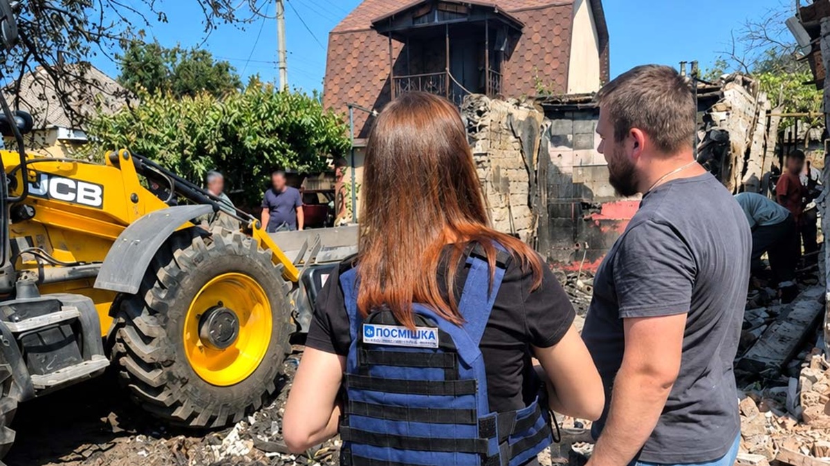 Вибиті вікна, страх і розгубленість: де у Запоріжжі допомагають постраждалим після обстрілів