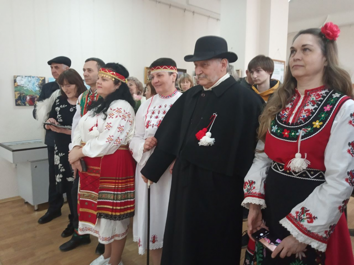 Як болгари зустрічали весну у Запорізькому художньому музеї - фото