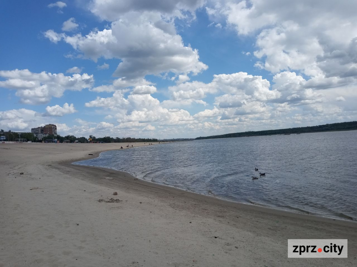 Як виглядає Центральний пляж Запоріжжя майже через два роки після підриву Каховської ГЕС - фото