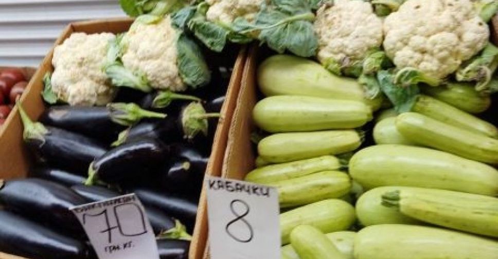 В окупованому Мелітополі на ринках дешеві овочі та ціни у двох валютах