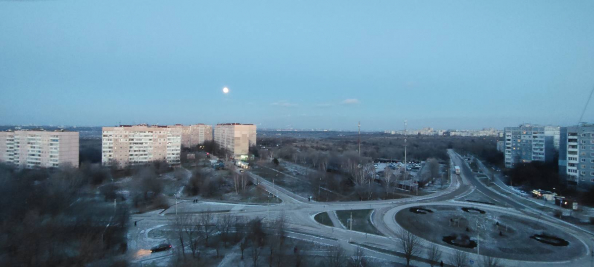 Неймовірно гарно - запоріжці поділились в соцмережах фото повні Сніжного місяця