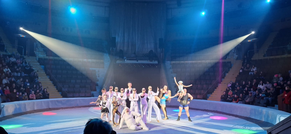 CRAZY заєць на арені: у Запоріжжі показали яскраву прем’єру циркового шоу