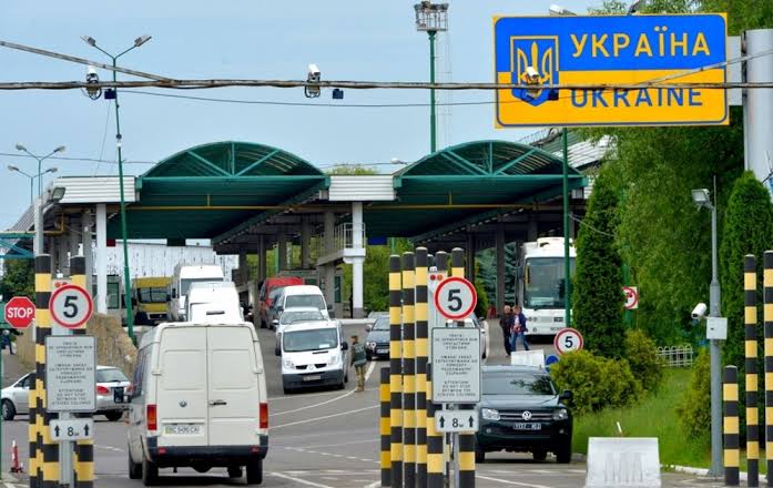 Вивозив чоловіків із Запоріжжя за шість тисяч доларів: на Львівщині затримали майора Нацгвардії