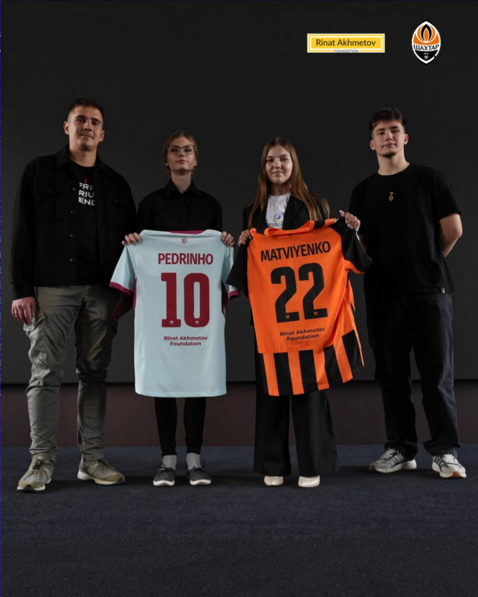 «Шахтар» гратиме в Лізі чемпіонів у футболках із логотипом Rinat Akhmetov Foundation