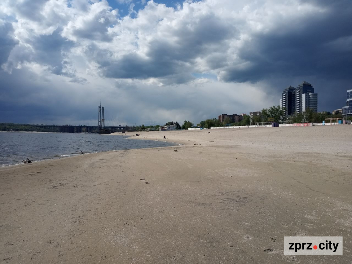 Як виглядає Центральний пляж Запоріжжя майже через два роки після підриву Каховської ГЕС - фото