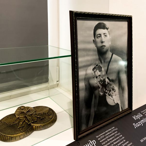 У музеї відкрили виставку,  присвячену запоріжцю - першому олімпійському чемпіону України