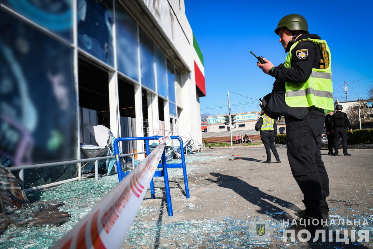 У поліції опублікували страшне відео повторного удару росіян по Запоріжжю 5 квітня - що сталось з людьми